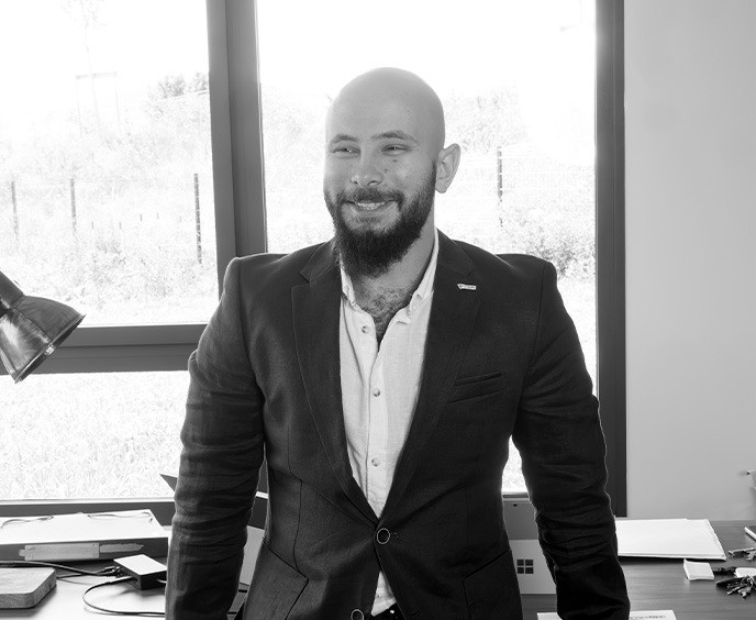 Valère PÂQUET-DONIKIAN, Directeur Développement et Formation - Service commercial chez CRMN